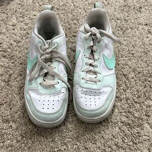 Nike Kids Sneakers in White and Mint Green